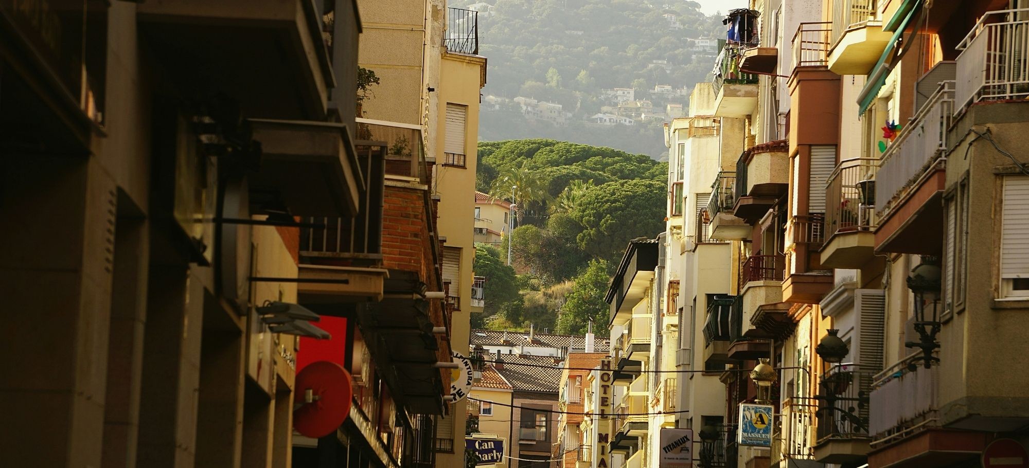 Jak rozmawiać po hiszpańsku na wakacjach – mini poradnik